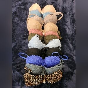 Victoria's Secret's PINK Lace Underwire Light push-up  32C (NWOT) QTY: 11